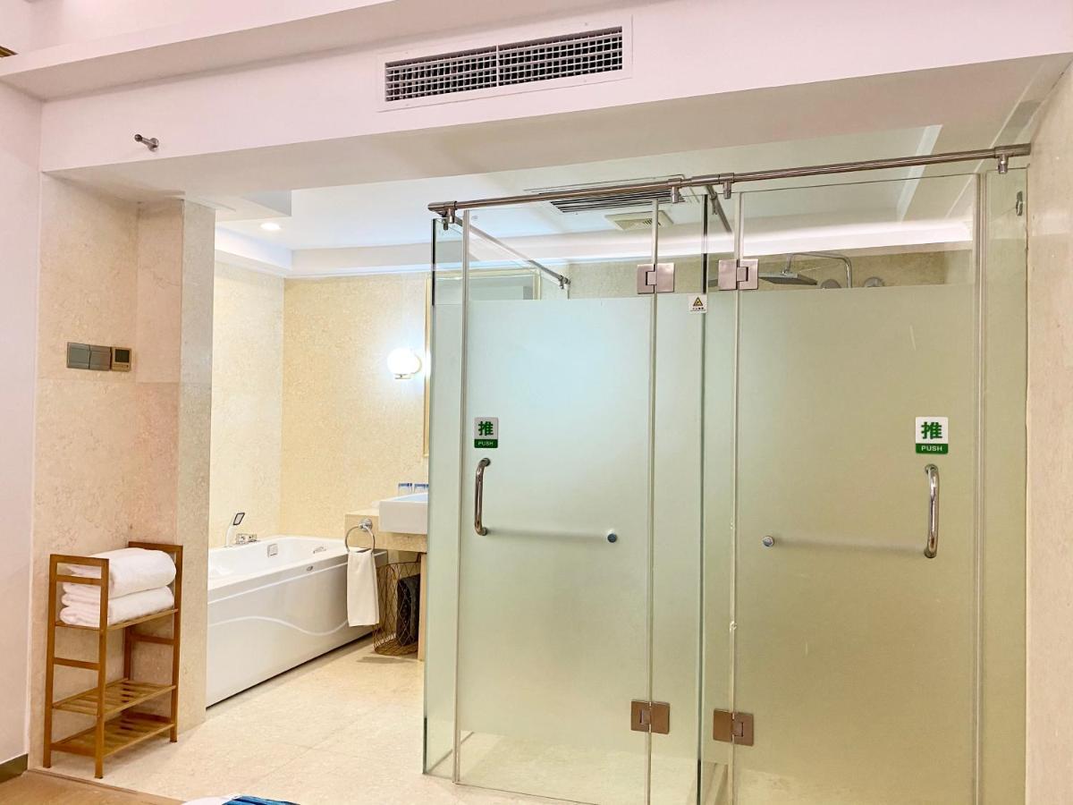 Wenhao Seaview Hotel Sanya Esterno foto