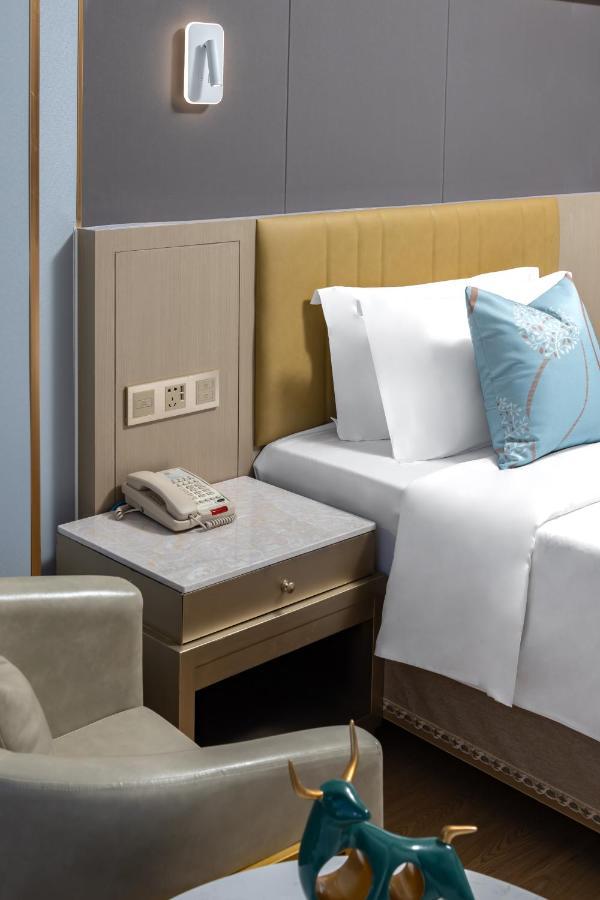 Wenhao Seaview Hotel Sanya Esterno foto